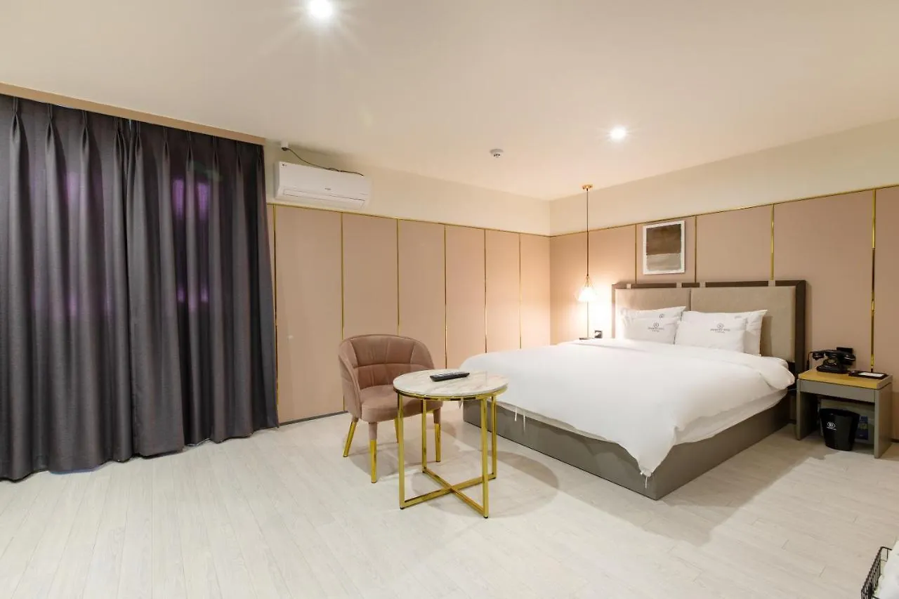 Brown-Dot Hotel Minam Busan
