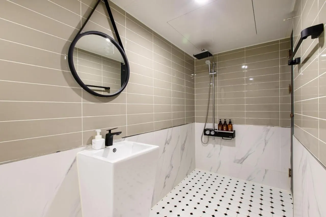 Brown-Dot Hotel Minam Busan