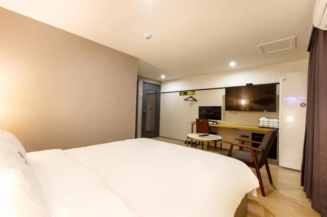 ***  Brown-Dot Hotel Minam Busan South Korea