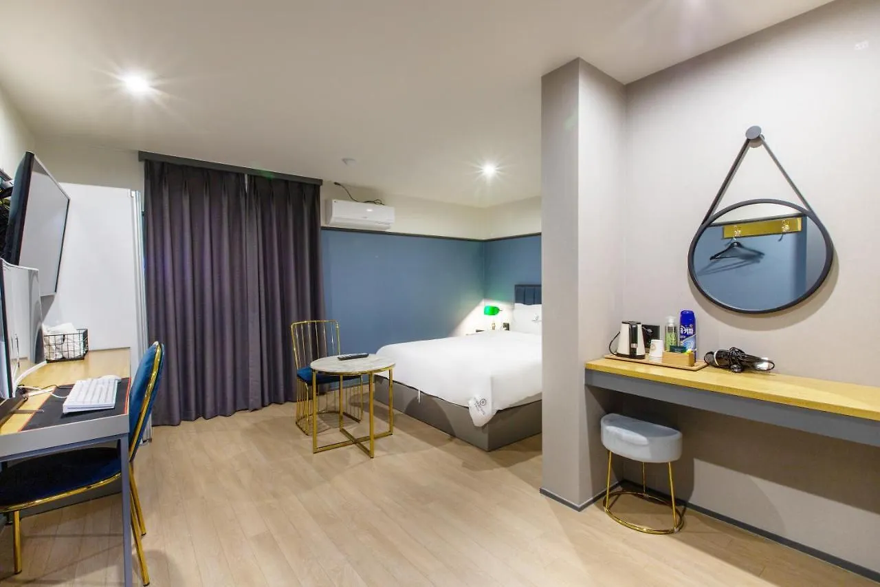 Brown-Dot Hotel Minam Busan