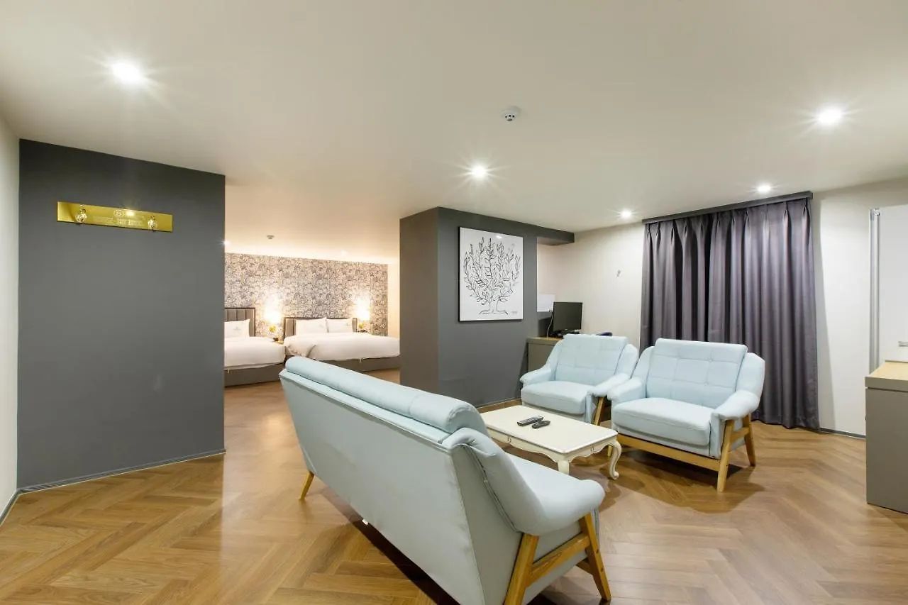 Brown-Dot Hotel Minam Busan
