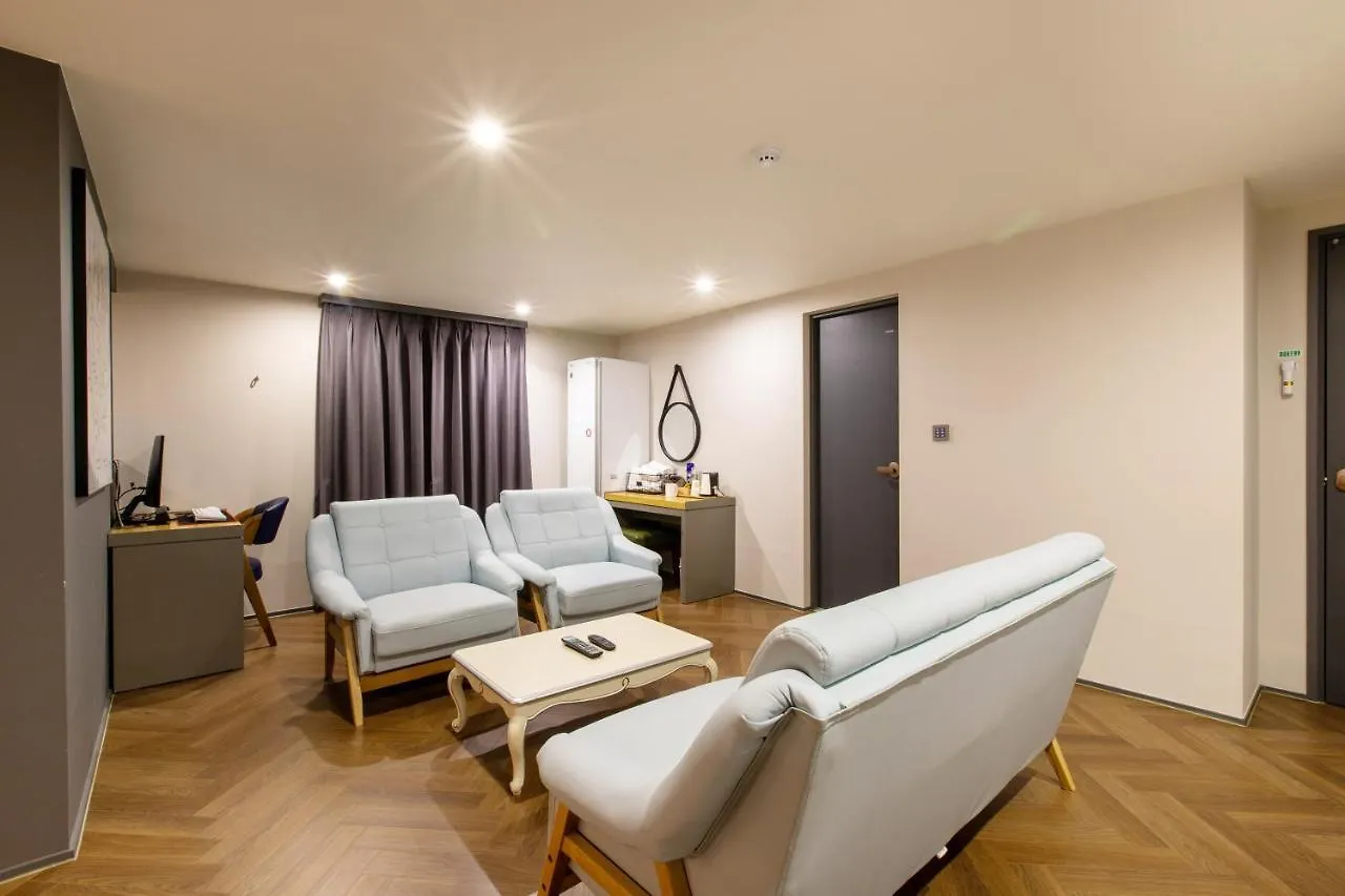 Brown-Dot Hotel Minam Busan