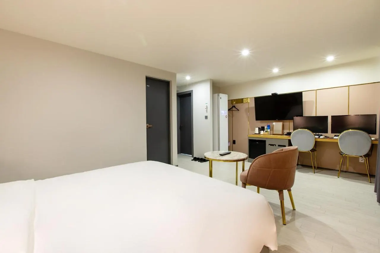 Brown-Dot Hotel Minam Busan 3*,  South Korea