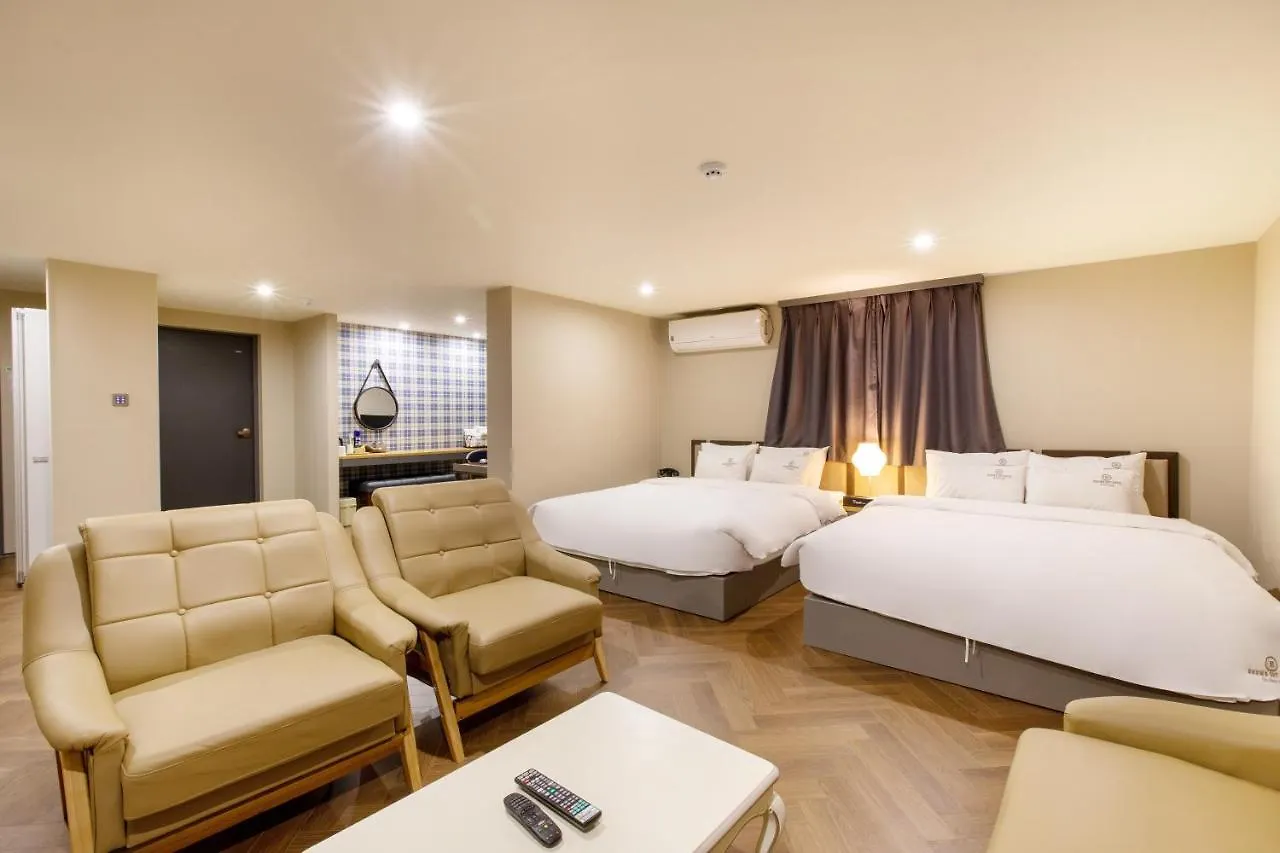 Brown-Dot Hotel Minam Busan
