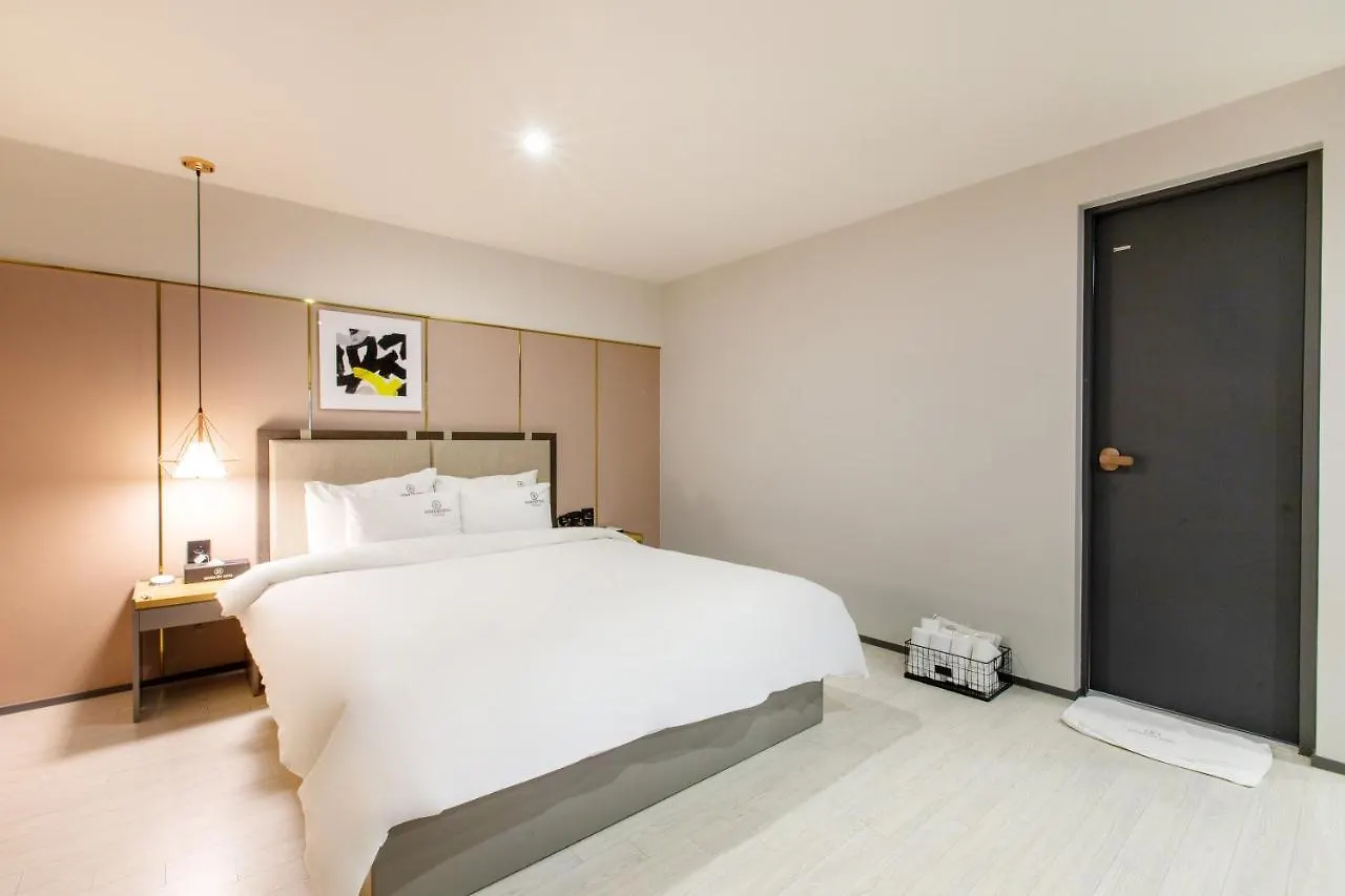 Brown-Dot Hotel Minam Busan 3*,