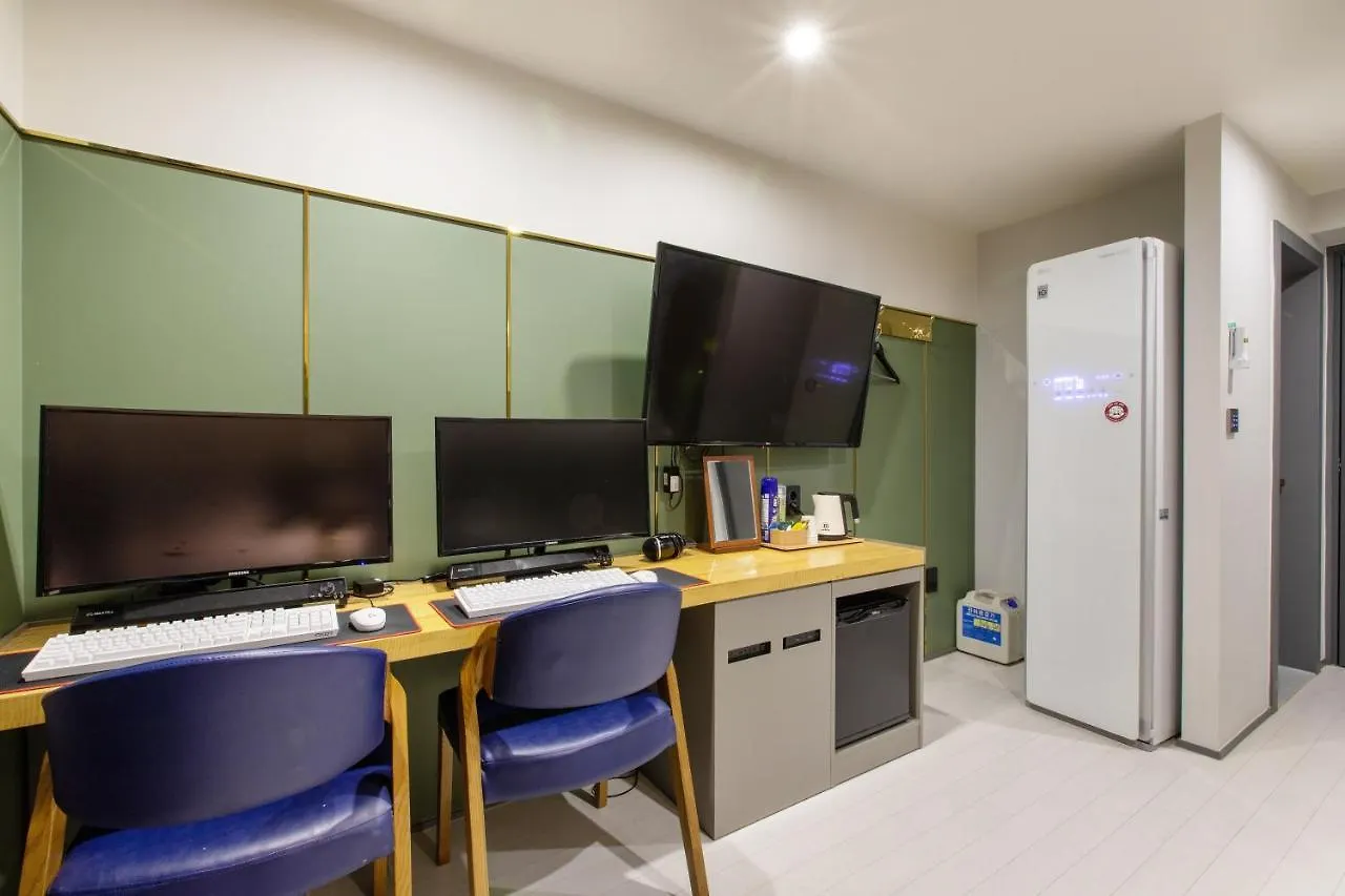 Brown-Dot Hotel Minam Busan
