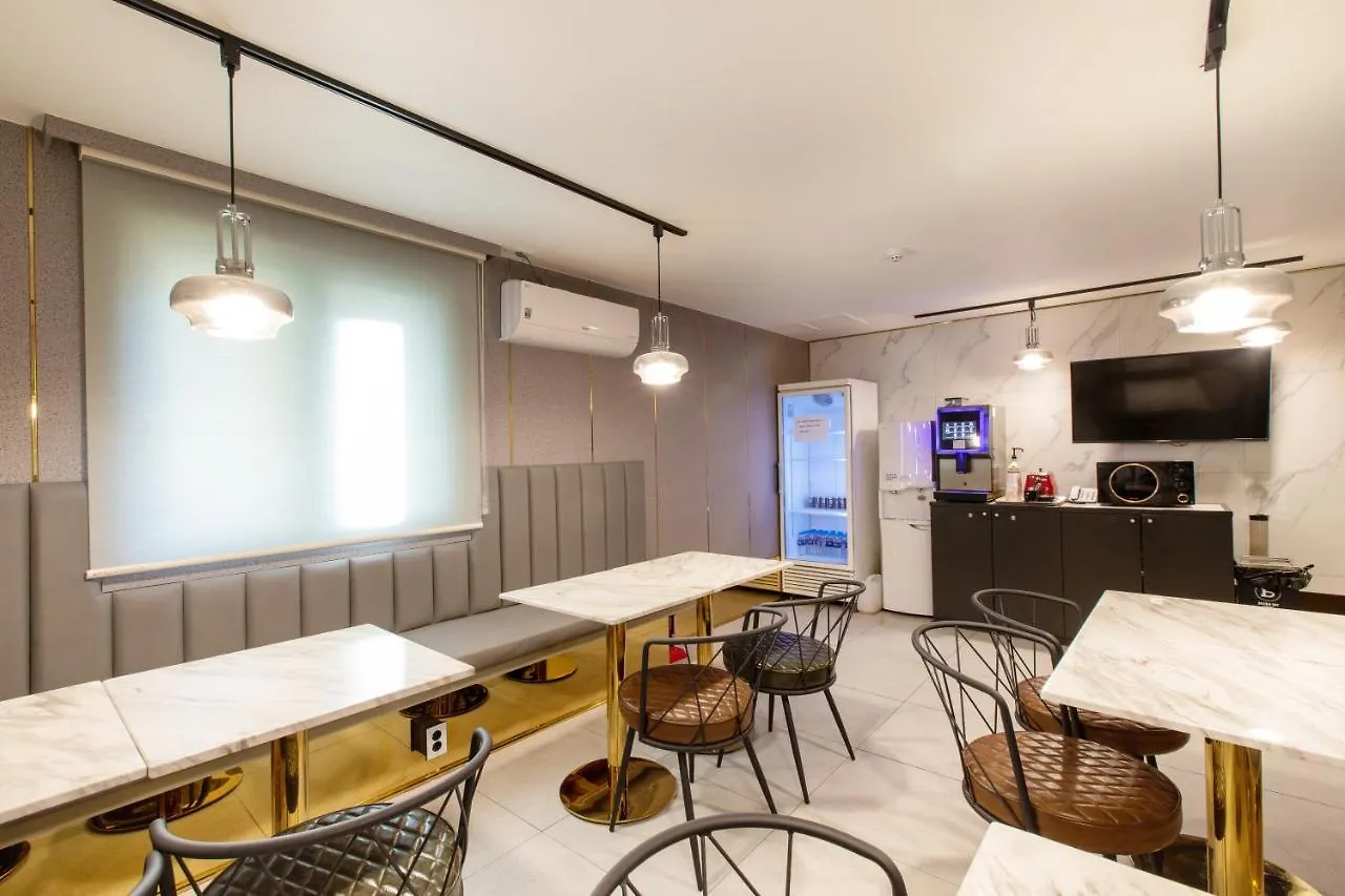 Brown-Dot Hotel Minam Busan
