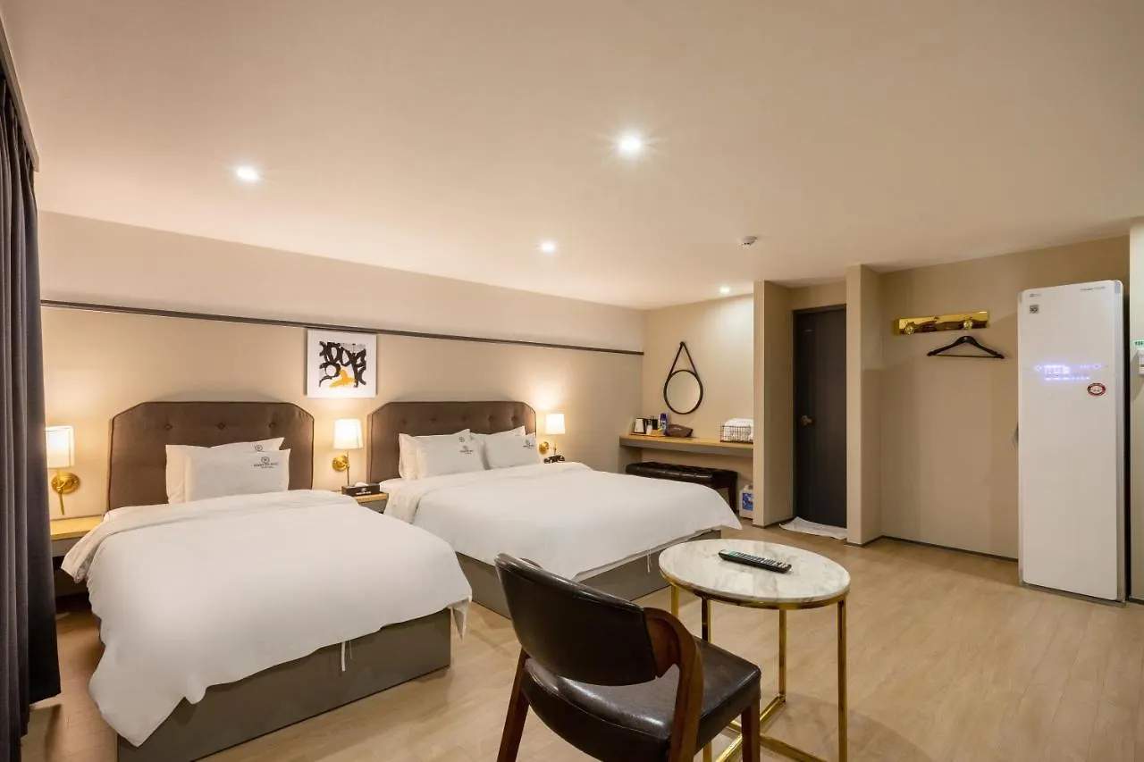 Brown-Dot Hotel Minam Busan